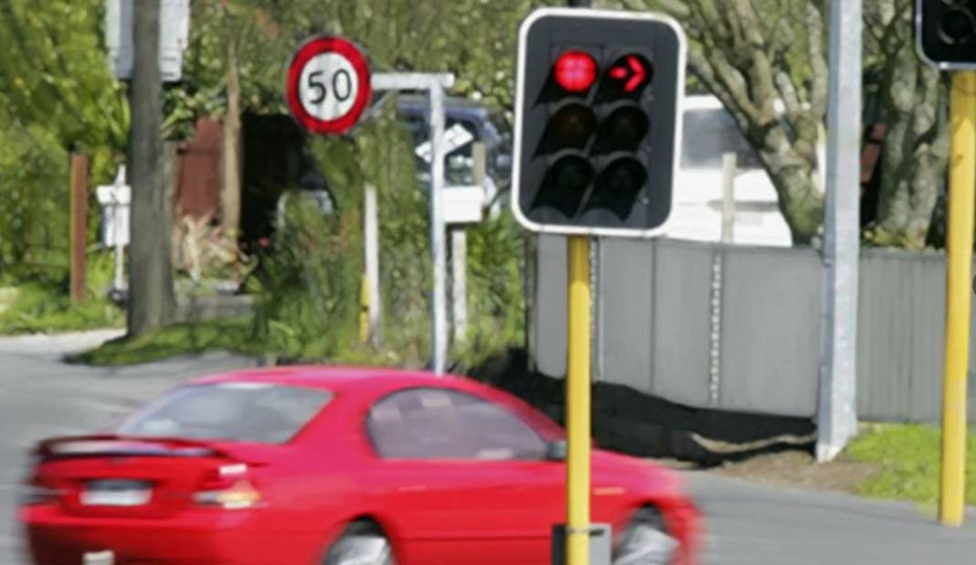 Araba kullanırken en sık yapılan 20 hata - Resim: 11